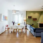 Modern Flat Nearby Sea * 莫奈姆瓦夏