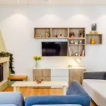 Modern Flat Nearby Sea 莫奈姆瓦夏
