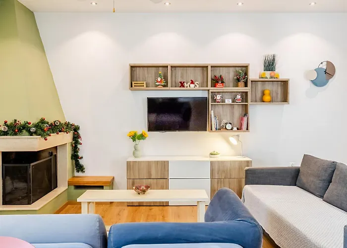 Modern Flat Nearby Sea Монемвазия