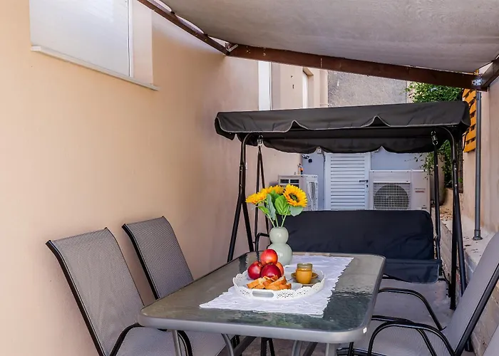 Modern Flat Nearby Sea *