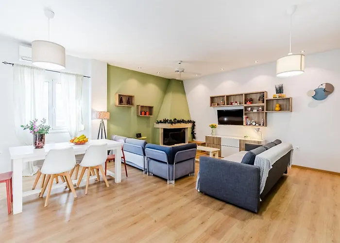 Modern Flat Nearby Sea *