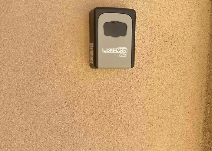 Modern Flat Nearby Sea Apartman